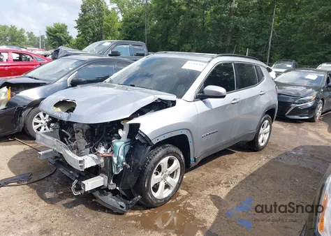 2019 Jeep Compass Latitude 4X4 from USA, damaged, VIN 3C4NJDBB1KT682739